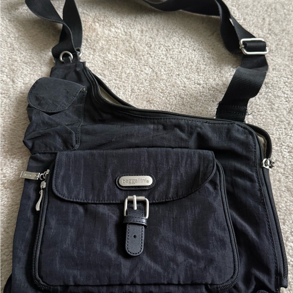 Baggallini Black Messenger Bag with Adjustable Strap